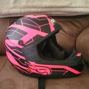 Girls helmet